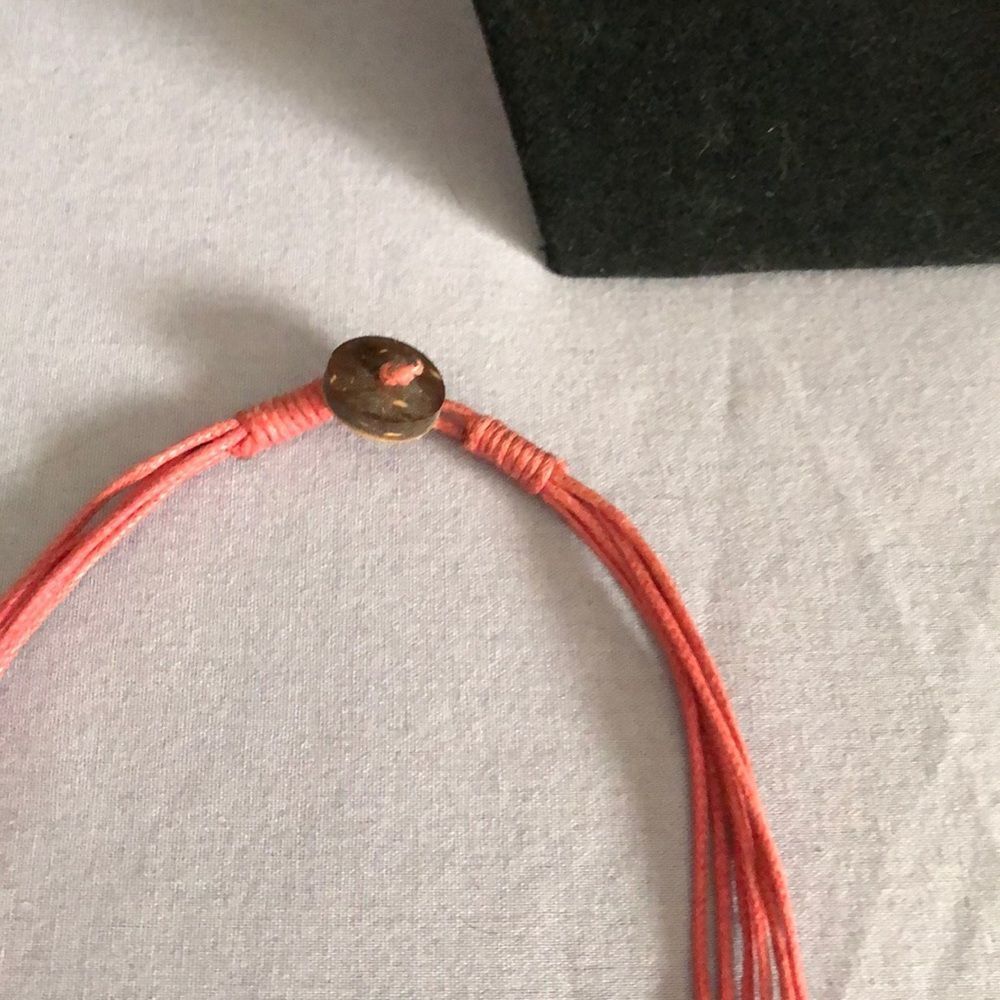 Handmade shell necklace - Picture 2 of 6